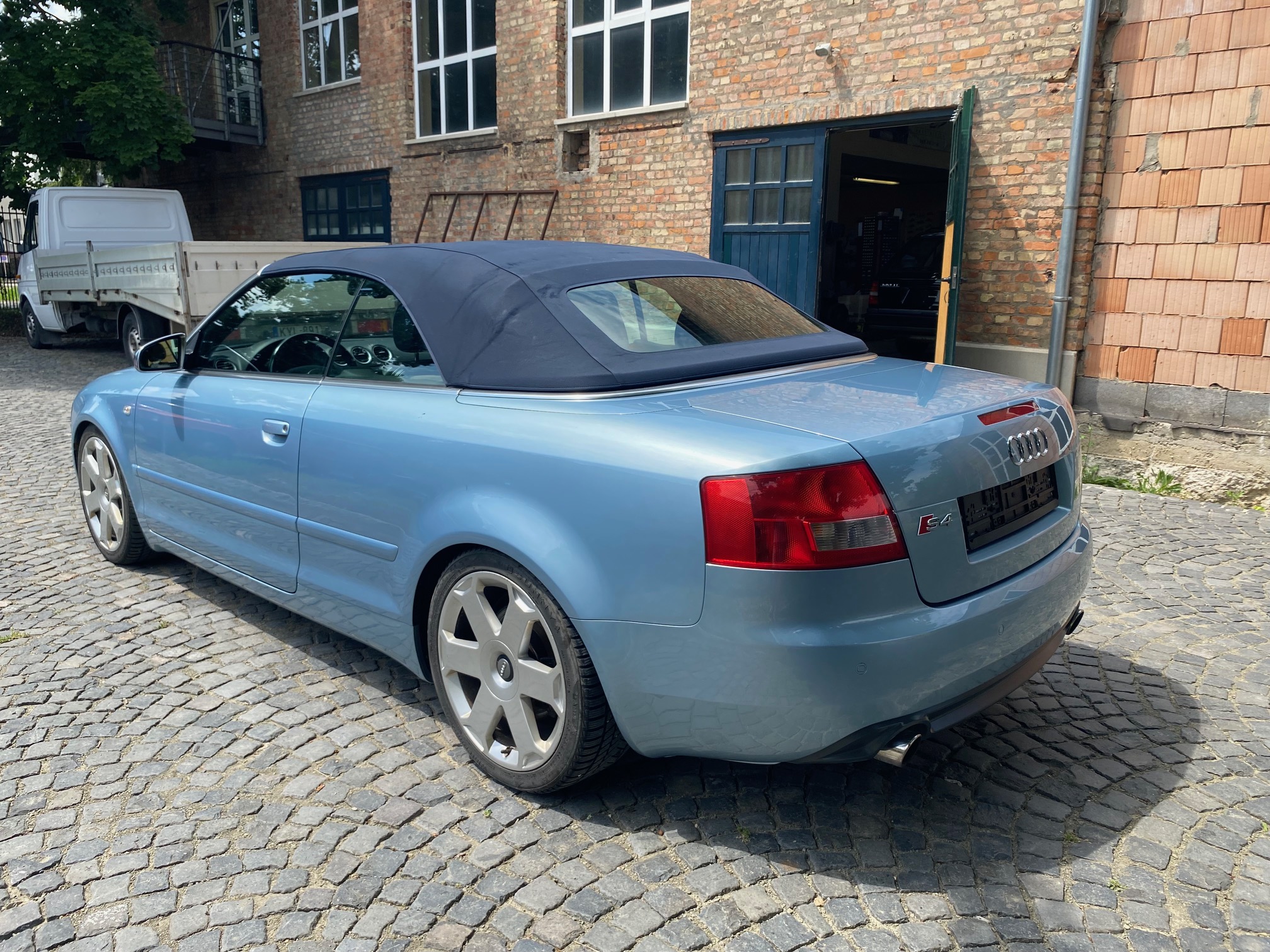 Audi S4 4.2 V8 quattro