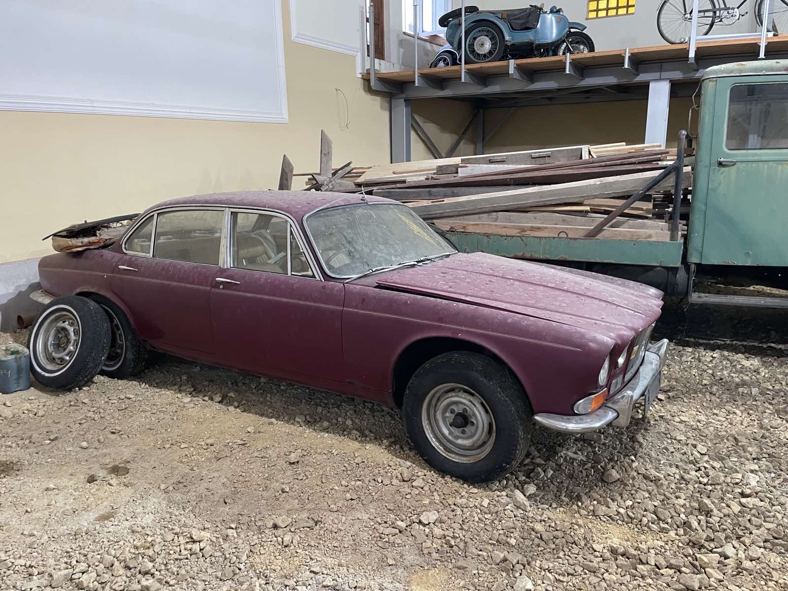Jaguar XJ-6 S1 V12