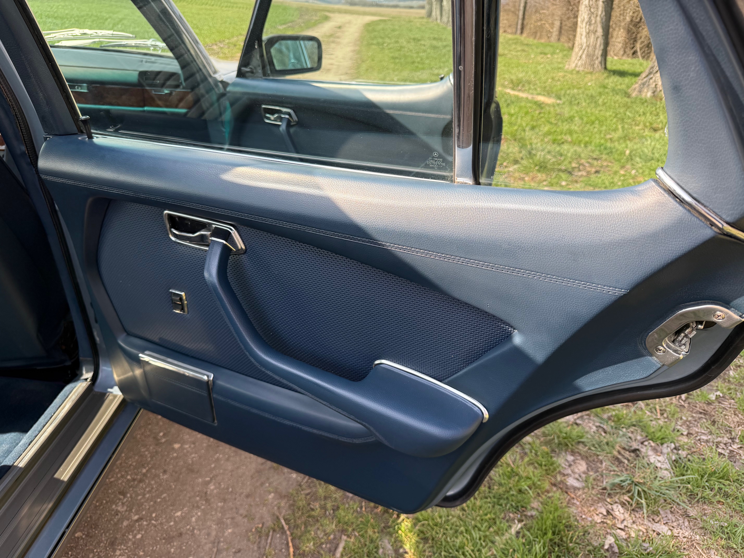 Mercedes Benz W116 450SEL 6.9