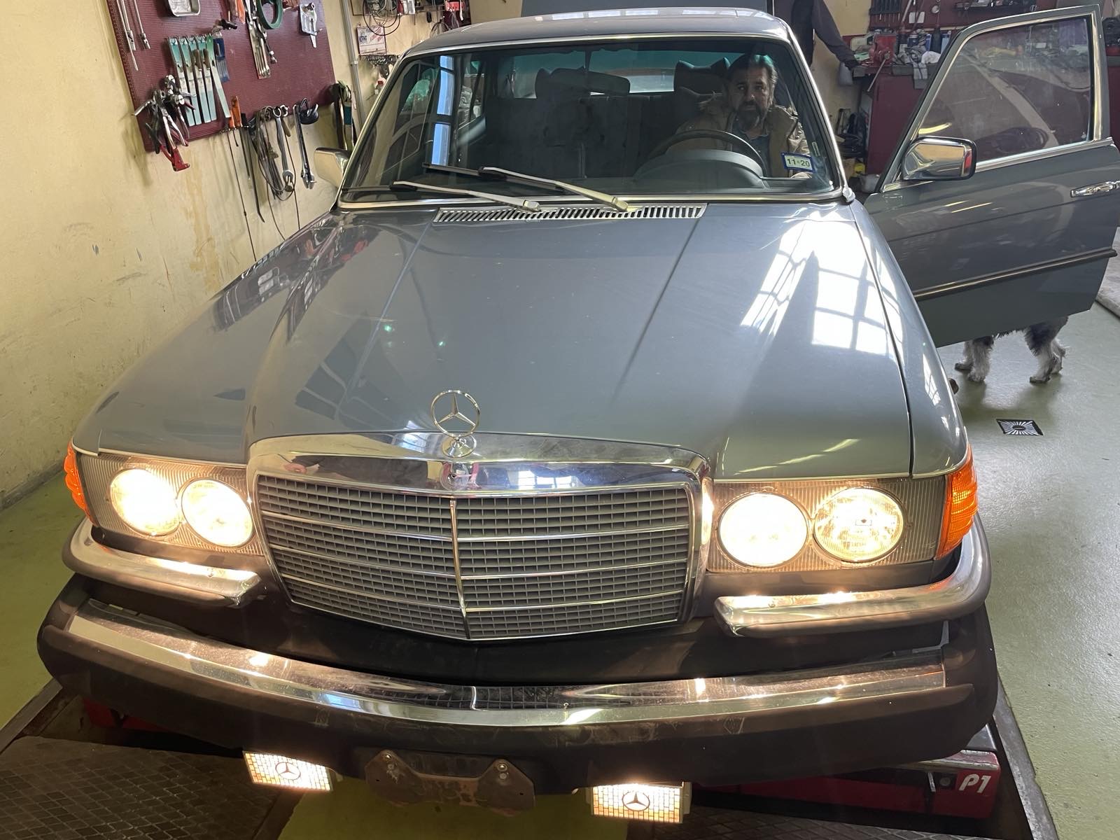 Mercedes Benz W116 450SEL 6.9