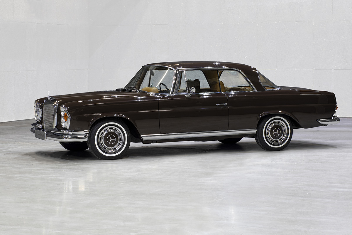 Mercedes Benz W111 280SE COUPE