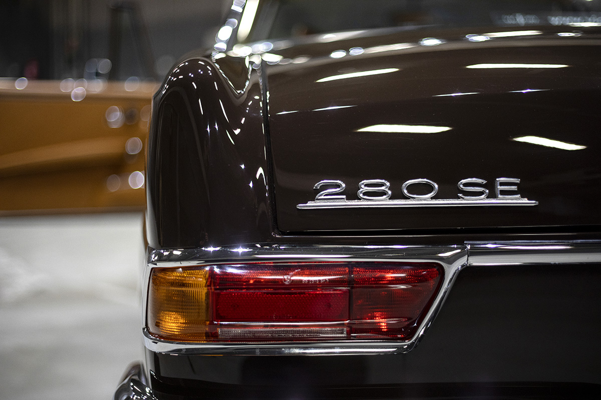 Mercedes Benz W111 280SE COUPE