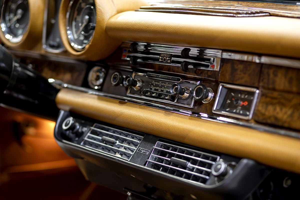 Mercedes Benz W111 280SE COUPE