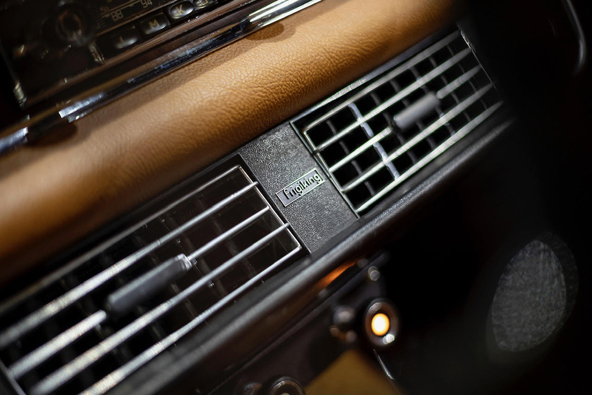 Mercedes Benz W111 280SE COUPE