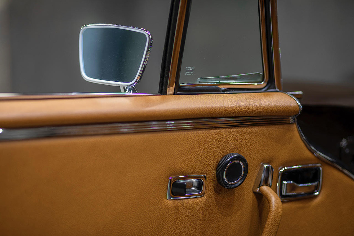 Mercedes Benz W111 280SE COUPE
