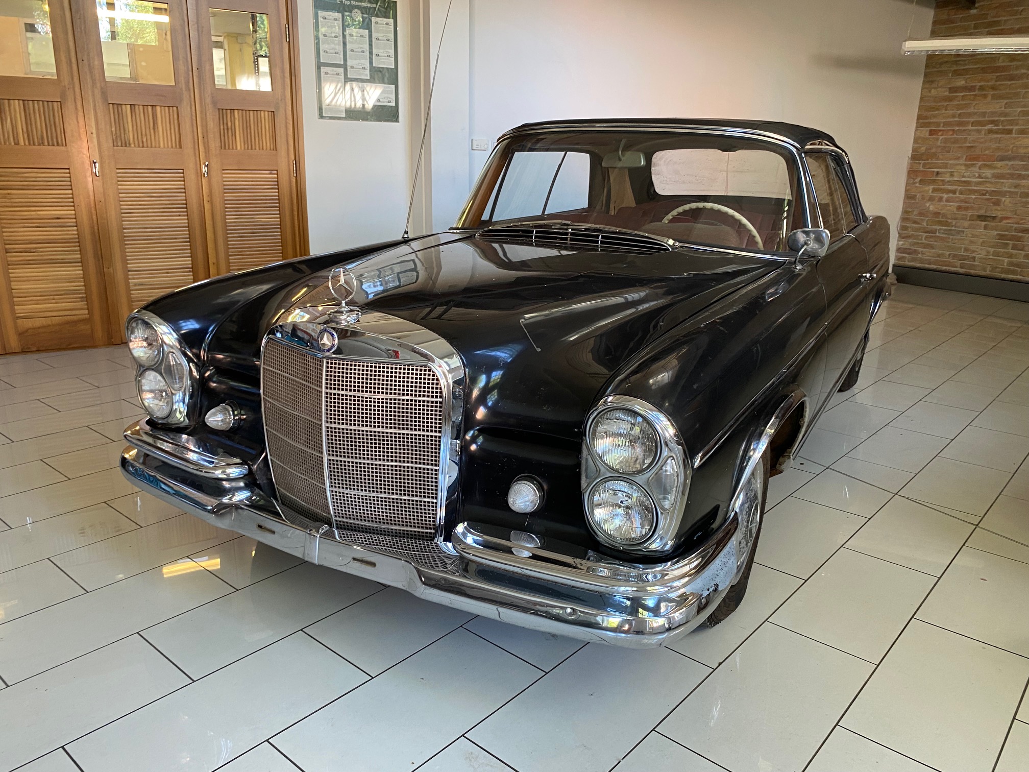 Mercedes Benz W112 300SE Cabriolet