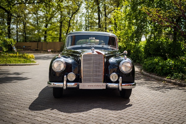 Mercedes Benz W186 300b Adenauer 