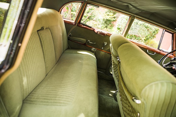 Mercedes Benz W186 300b Adenauer 
